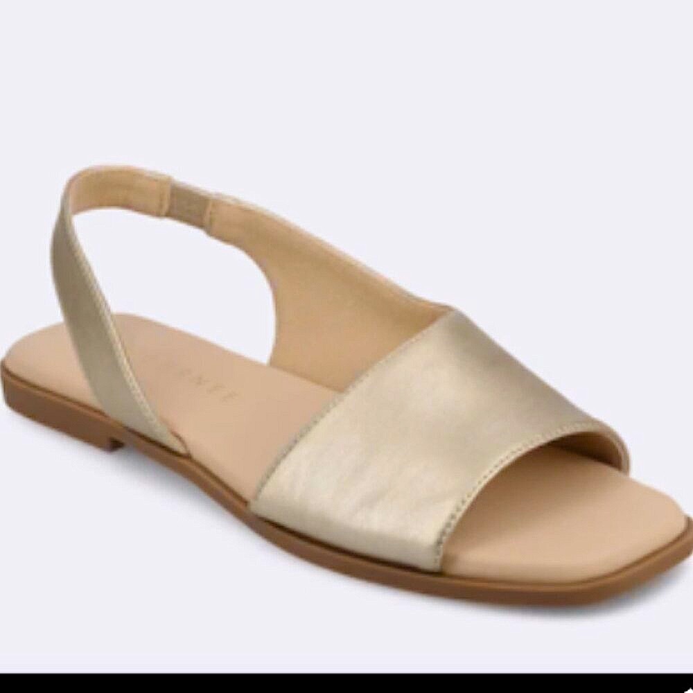 NWOT JOURNEE BRINSLEY FAUX LEATHER SANDALS, SIZE 7